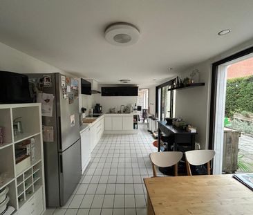 Woning met stadstuin en 2 parkings in centrum Hasselt. - Foto 4