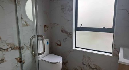 Charming 4BR Glen Eden Haven w/ Deck - Photo 2