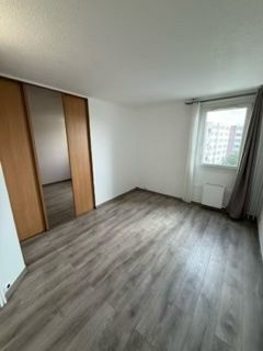 Location Appartement 4 pièces 70m² ST DENIS 93200 - Photo 2