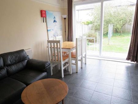Bedroom Detached House In Winton, BH9 - Photo 4