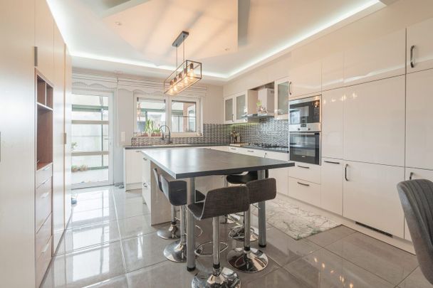 Huis - Te huur - Photo 1