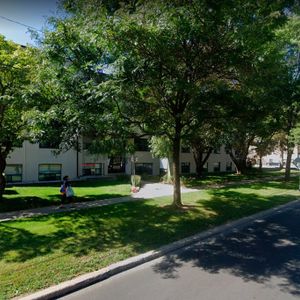 Pharmacy Apartments - Photo 2