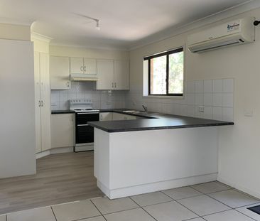 FOUR BEDROOM HOUSE IN MORUYA - Photo 3