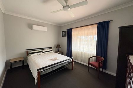 Fully Furnished 3 bedroom home - Photo 3