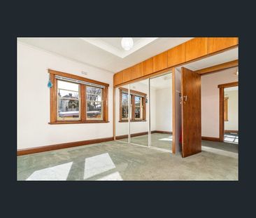 Inner-City Living with Comfort and Convenience - Photo 2