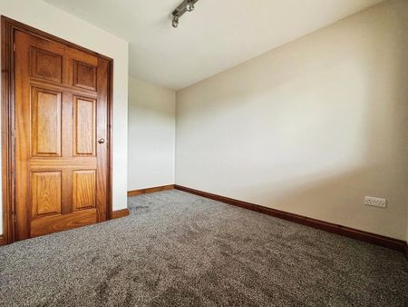 5 bedroom semi-detached house to rent - Photo 3