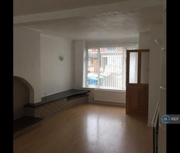 2 bedroom semi-detached house to rent - Photo 2