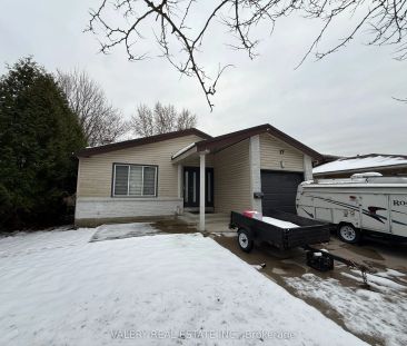 17 Beechbank Crescent S #Main - Photo 5