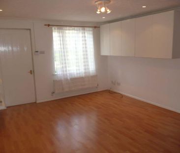 2 bedroom semi-detached house to rent - Photo 3