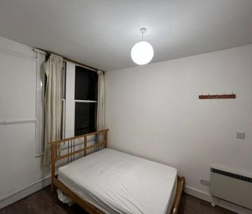 1 bedroom in a flat share to rent - Photo 1