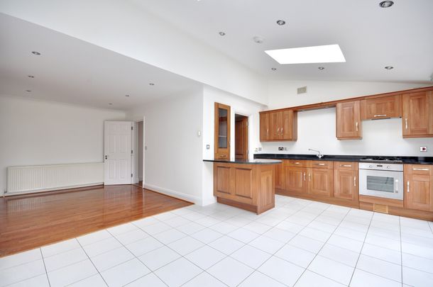 4 Bedroom House to rent - Photo 1