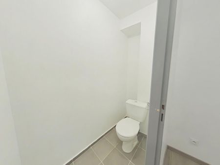 Location Appartement 2 pièces 59m² ROMANS SUR ISERE 26100 - Photo 4