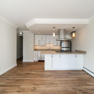 Barclay Towers - Photo 2