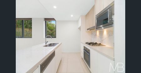 ELEGANT NORTH-FACING APARTMENT IN PRIME LOCATION - Photo 3