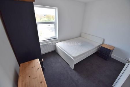 5 bedroom terraced house to rent - Photo 3
