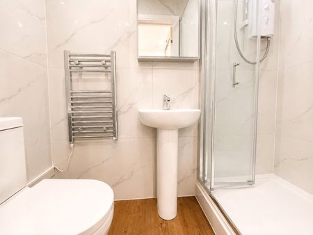 Hanworth Road, Hounslow, TW3 3TU - Photo 5