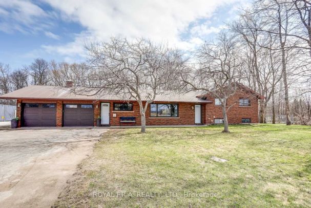 Detached Home For Lease | S9018349 - Photo 1