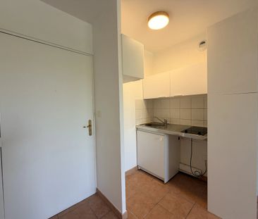 T2 vide avec Terrasse & Parking - LE BEAUSSET - Photo 3