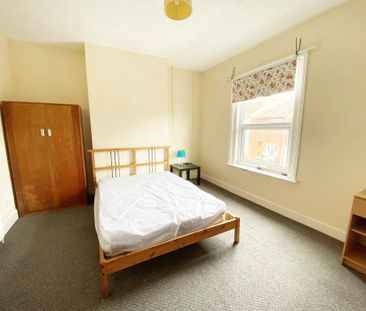 5 bedroom terraced house to rent - Photo 2