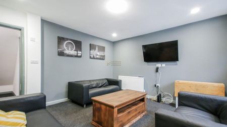 8 bedroom terraced house to rent - Photo 2
