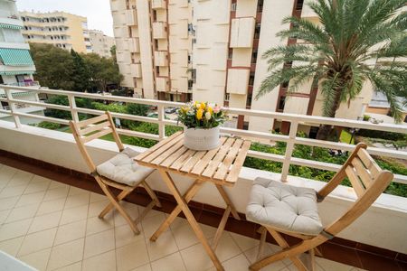 Middle Floor Apartment in Marbella - Photo 2