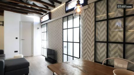 2-bedroom apartment for rent in Palacio, Madrid. - Photo 4