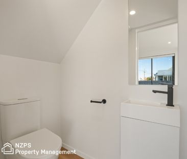 9 Edmund Anscombe Place , Caversham - Photo 4