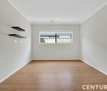 Beautifully Presented Home Close to All Amenities - Photo 5