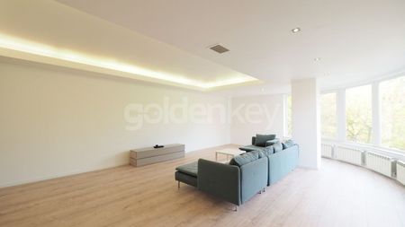 Apartament cu 4 camere si vedere spre parc | ID:351521 - Fotografie 3