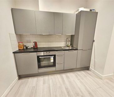 Studio to rent - Photo 2