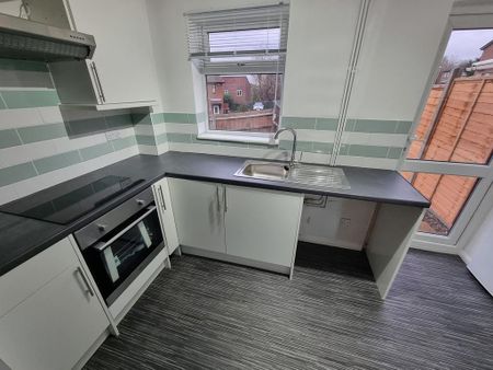 1 bedroom semi-detached house to rent - Photo 5