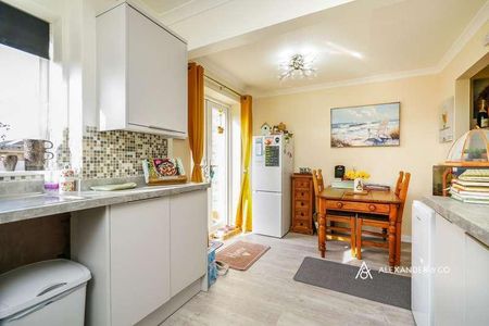 Dryden Avenue, Bicester, OX26 - Photo 5