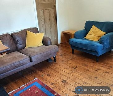 3 bedroom semi-detached house to rent - Photo 5