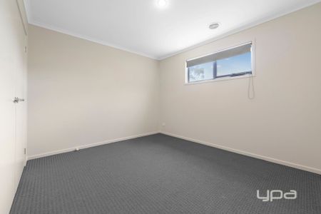 MODERN LIVING IN THE GROVE ESTATE - Photo 4