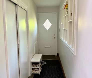 For Lease - 6 Mid Pines Road Unit# Upper, Toronto, Ontario - Photo 1