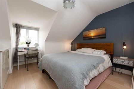 Trenchard Close, Hersham, Walton-on-thames, KT12 - Photo 3