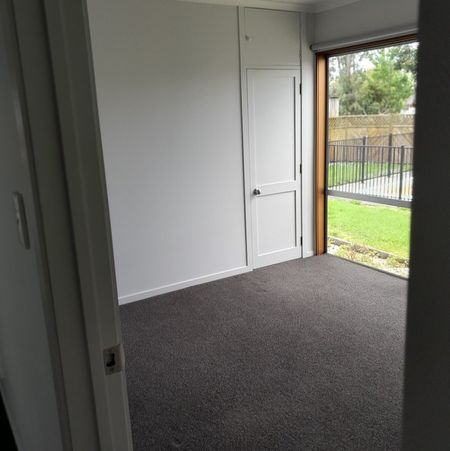 IN THE CENTRE! - Photo 2