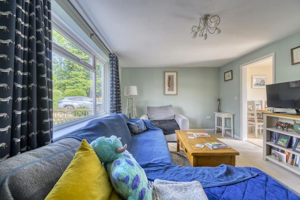 3 bedroom semi-detached house to rent - Photo 1