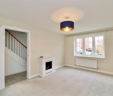 4 bedroom detached house to rent - Photo 3