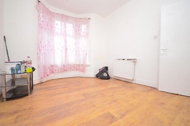 4 bedroom terraced house to rent - Photo 1