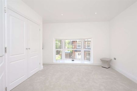 A superb four bedroom home set within a secure and secluded gated development. - Photo 5