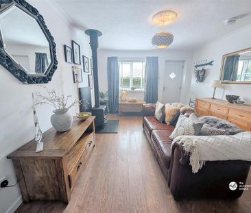 2 bedroom semi-detached house to rent - Photo 4