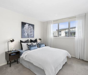 Spacious One Bedroom Plus Study Unit - Photo 1