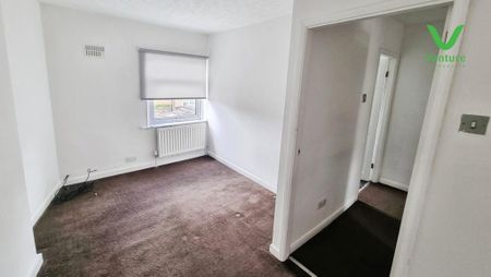 2 bedroom end of terrace house to rent - Photo 3