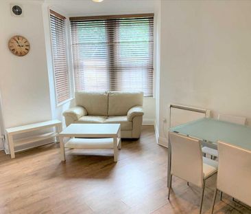 3 bedroom apartment to rent - Photo 6
