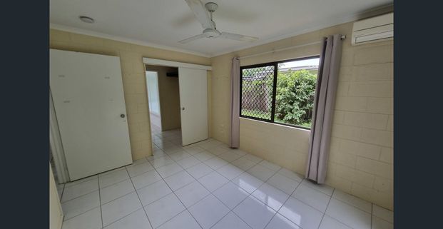 Great Location - Spacious Duplex! - Photo 1