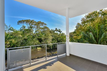 LEASE BREAK - LIGHT, LUXURY AND LEAFY VIEWS!! - Photo 5