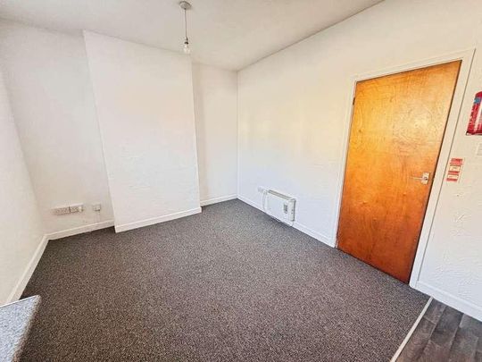 Holton Road, Barry, CF63 - Photo 1