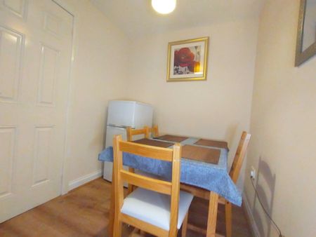 3 Bed Terraced House, Firedrake Croft, CV1 - Photo 2