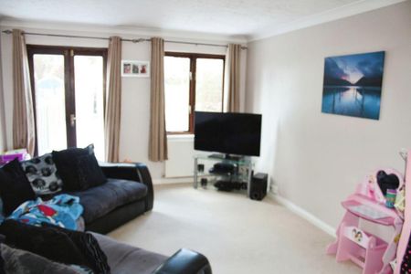 2 bedroom terraced house to rent - Photo 4